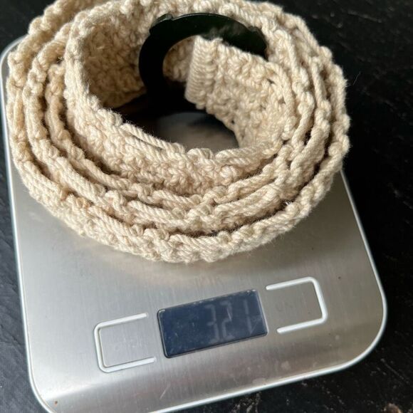 Vintage Handcrafted Macrame Belt with Green Bakelite Buckle - Picture 9 of 9